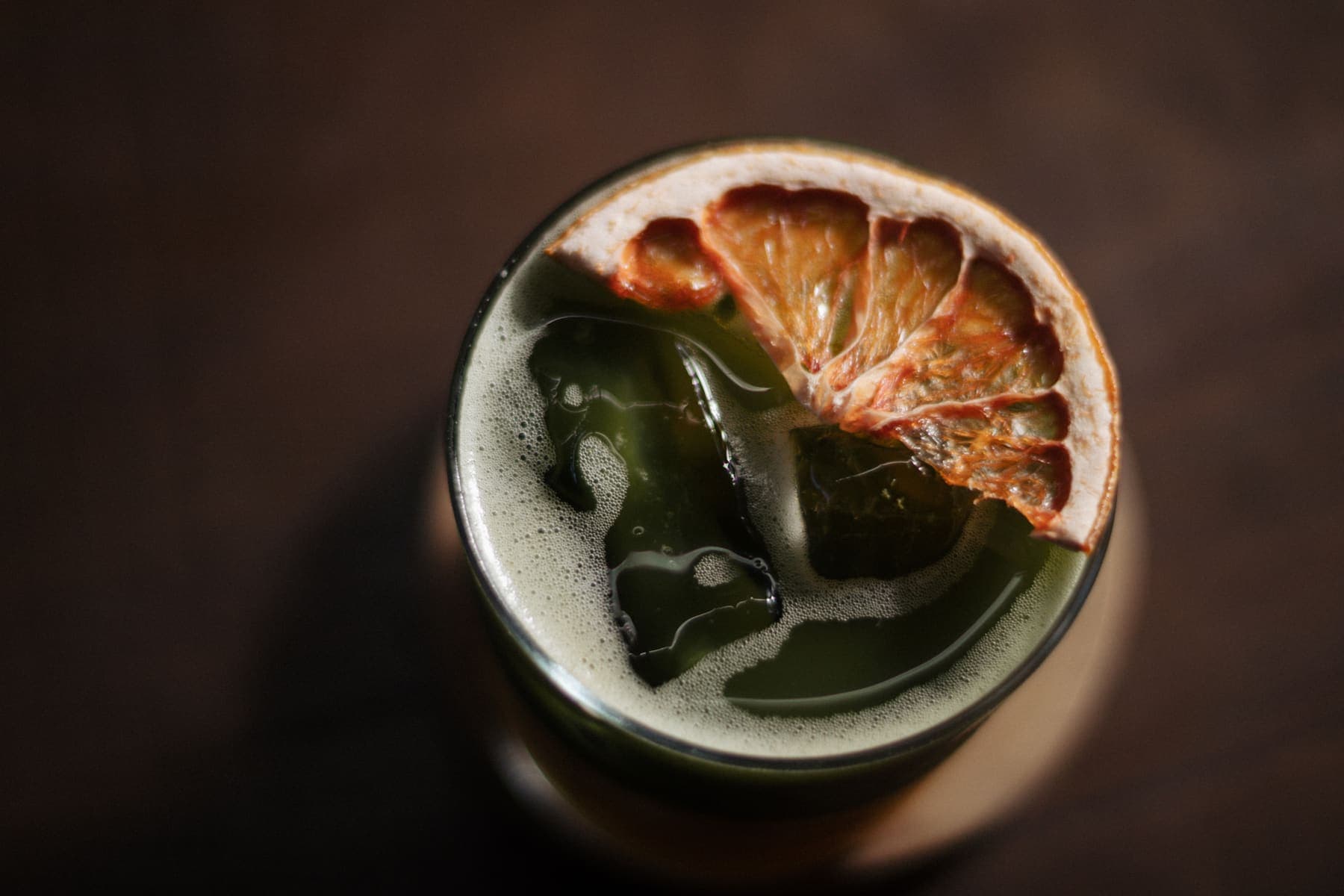 Bebida de matcha con toronja en Deseo Nada Más